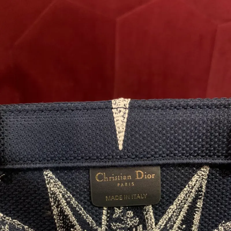 ML166 4 High Quality Bags - Image 8