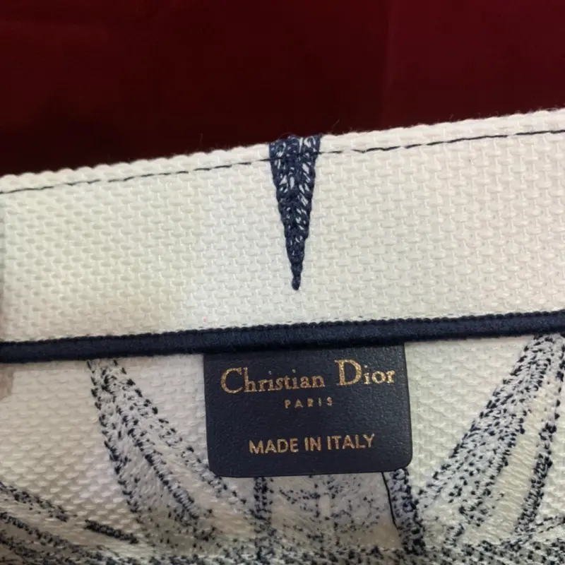 ML166 2 High Quality Bags - Image 8