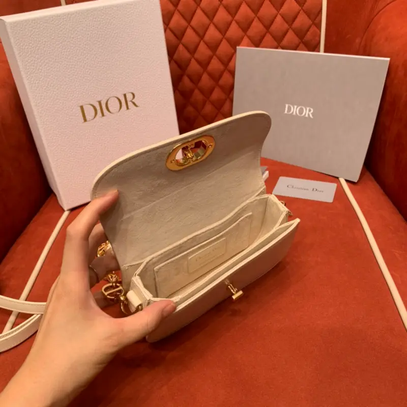 ML139 1 High Quality Bags - Image 8