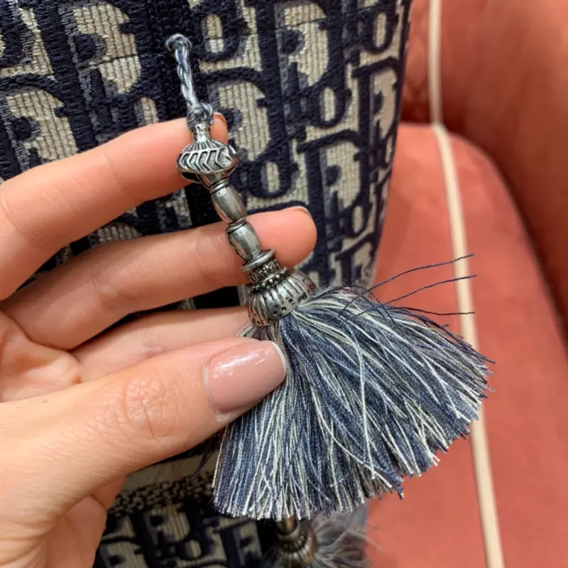 ML105 2 High Quality Bags - Image 8