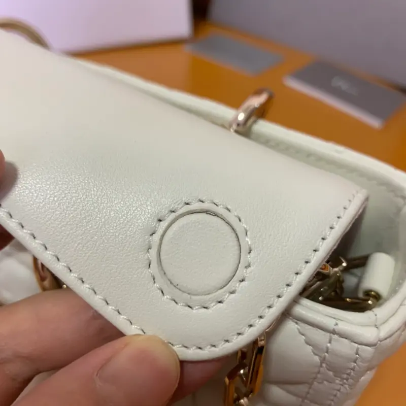 ML24 2 High Quality Bags - Image 9