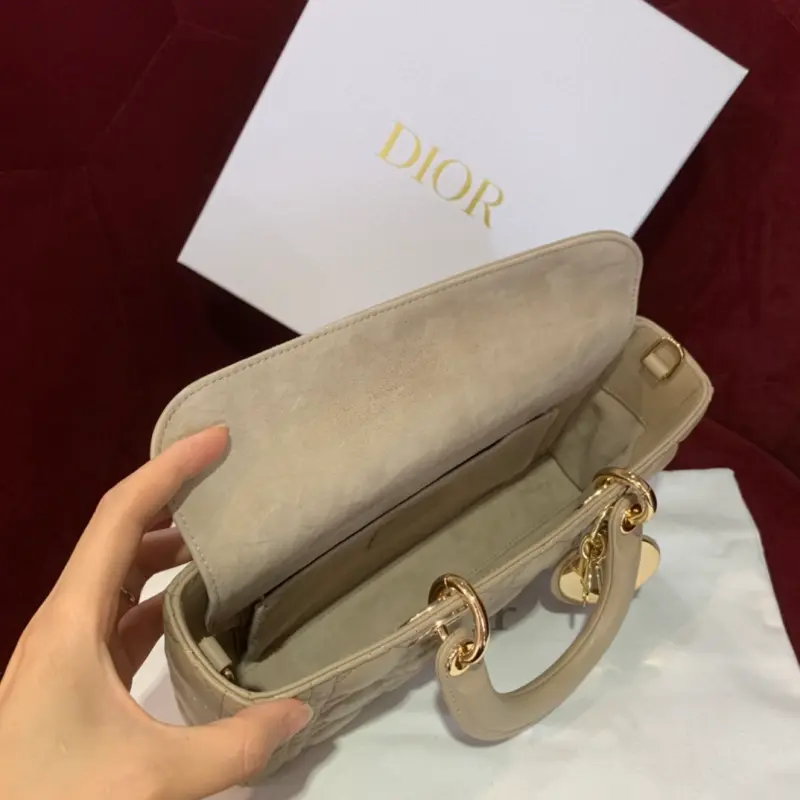 ML16 2 High Quality Bags - Image 8