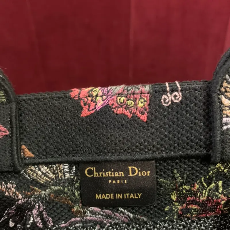 ML192 4 High Quality Bags - Image 8