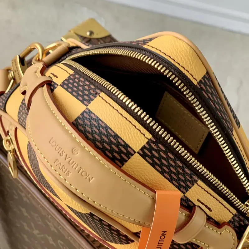 N40562 HH172 24x24x8cm High Quality Bags - Image 9