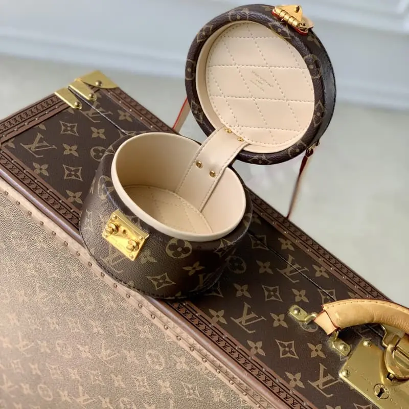 M46933 HH159 13.5x9x11.5cm High Quality Bags - Image 9