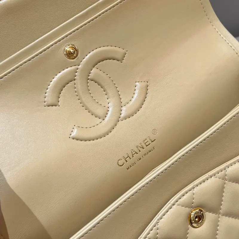 Medium 25cm Lamb Skin CM 6 High Quality Bags - Image 9