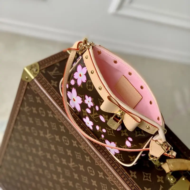 M13666 13x4x22cm High Quality Bags - Image 9
