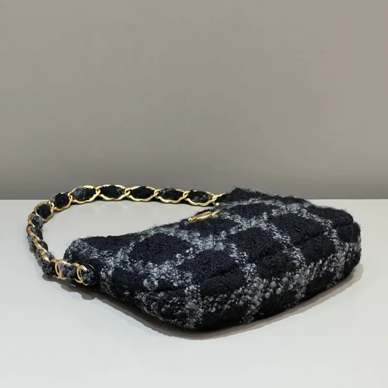 22k Flannel Underarm Bag High Quality Bags - Image 15