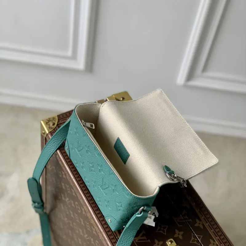 M13889 18x11x6.5cm High Quality Bags - Image 9