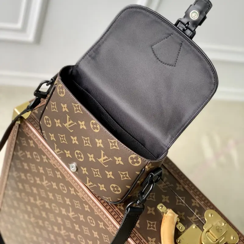 M47060 20x17x7cm High Quality Bags - Image 9