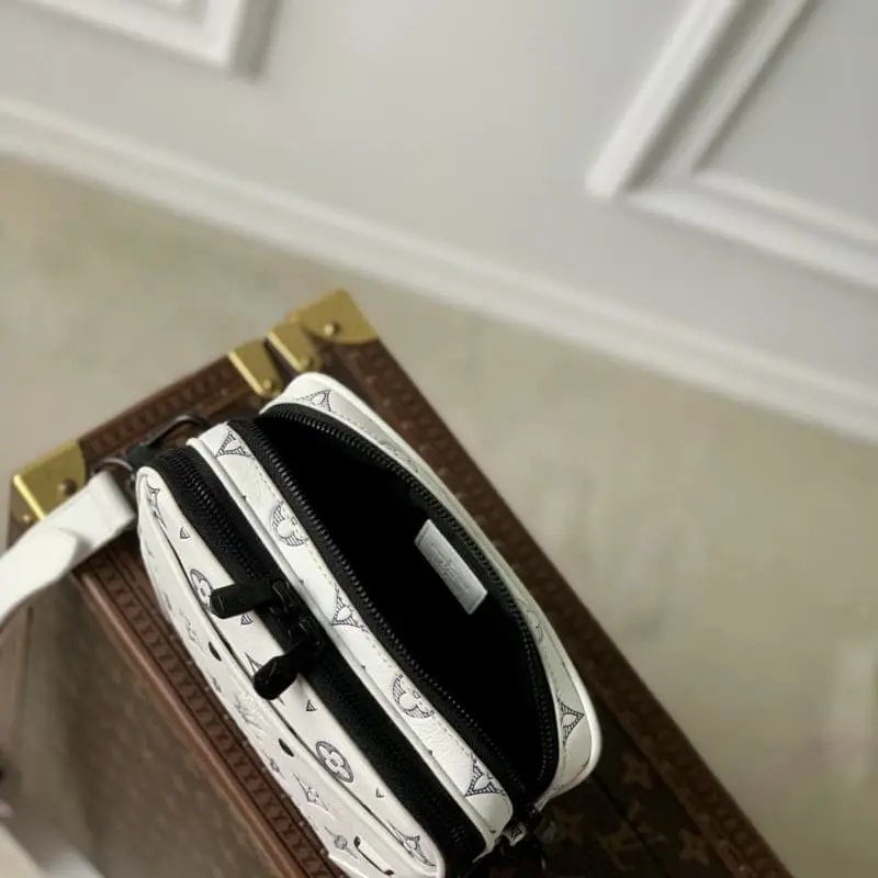 M83383 11x18.5x6.5cm High Quality Bags - Image 8