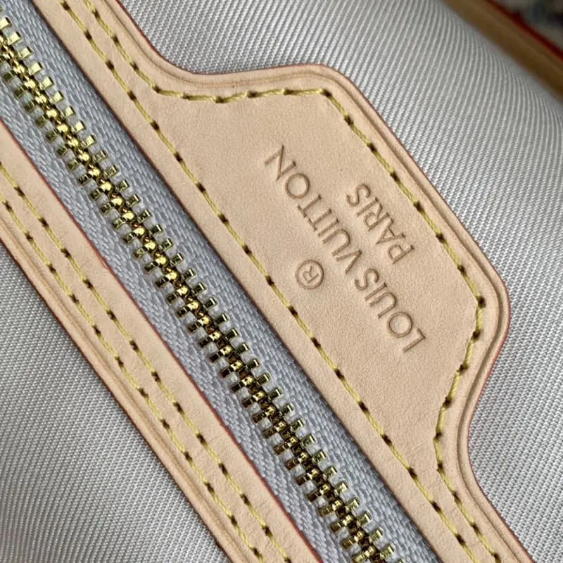 M24905 White 31x28x14cm High Quality Bags - Image 8