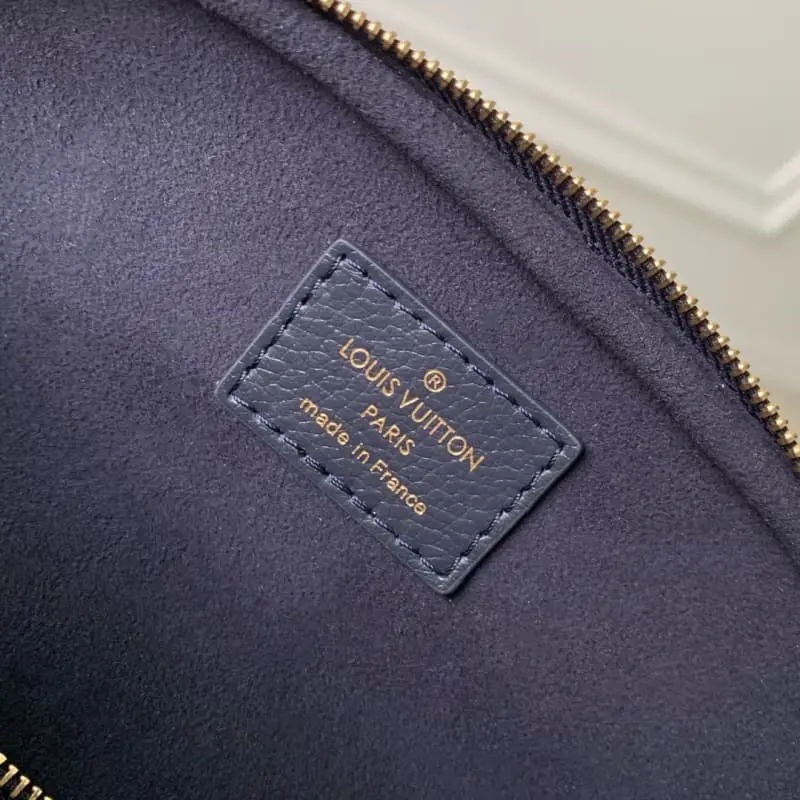 M46917Navy 17x12x9.5cm High Quality Bags - Image 8