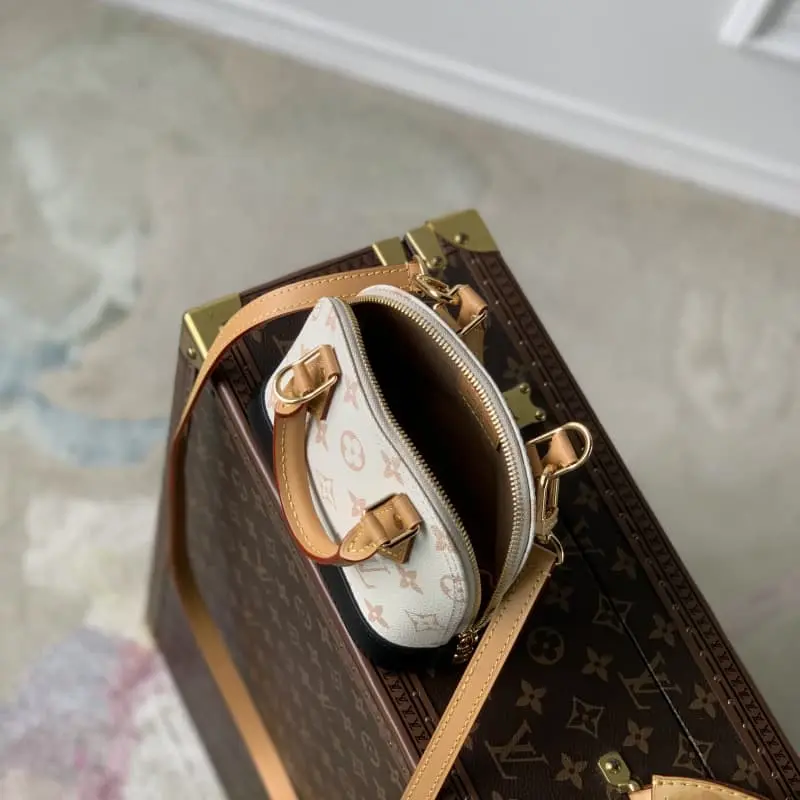 M82717 18x12x8cm High Quality Bags - Image 7