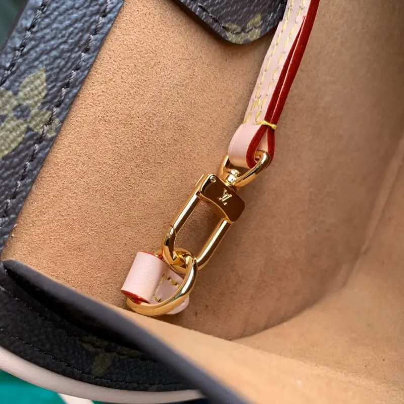 M47117 22.5x21x7cm High Quality Bags - Image 8