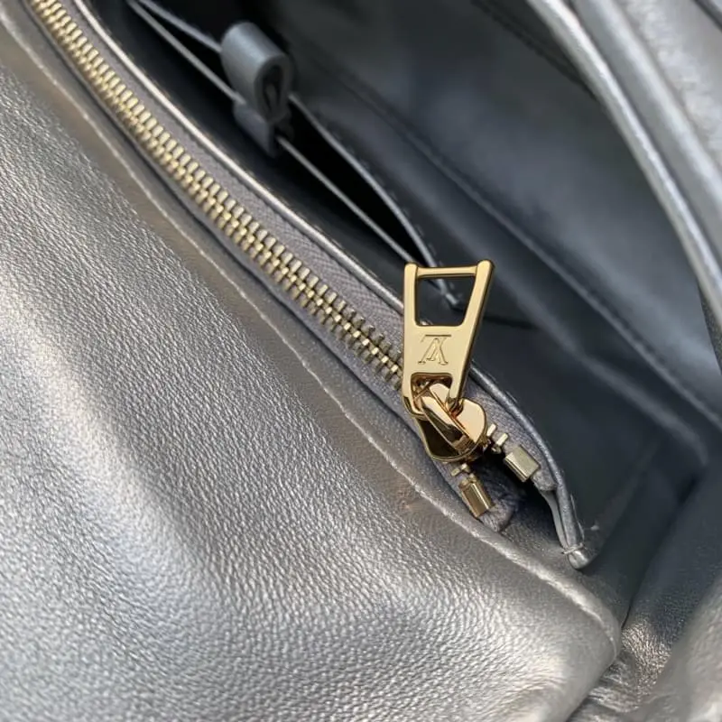 M22891 23x16x10cm High Quality Bags - Image 8