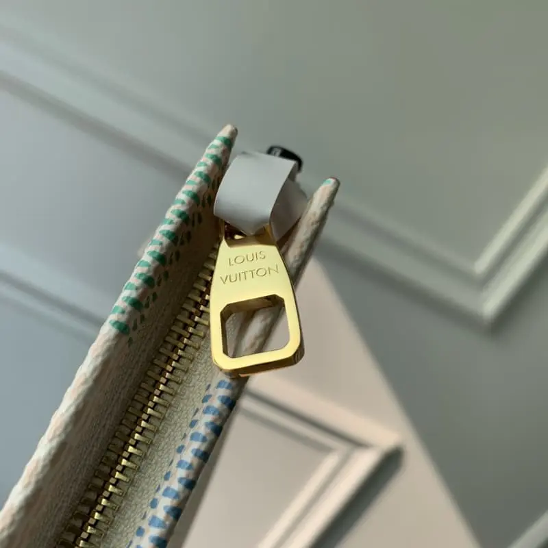 N47542 26x20cm High Quality Bags - Image 7