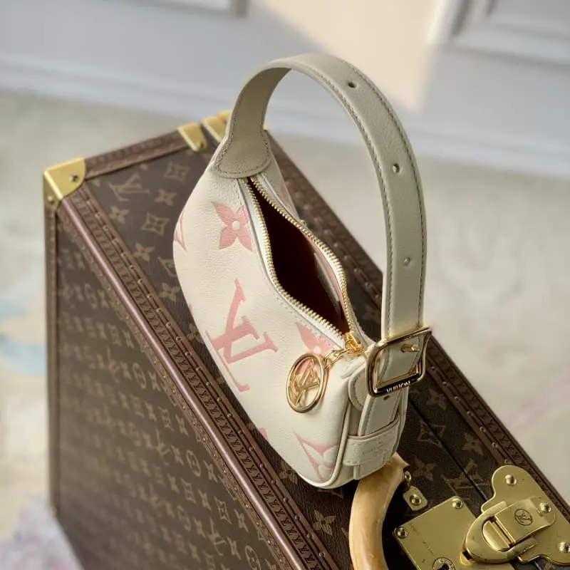 M82391 White silk screen 20.5x11x5cm High Quality Bags - Image 8