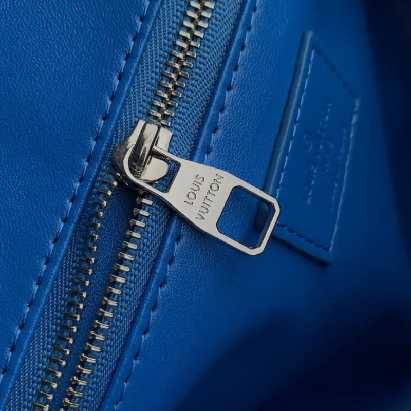 M47528 S2 28x16x13cm High Quality Bags - Image 8