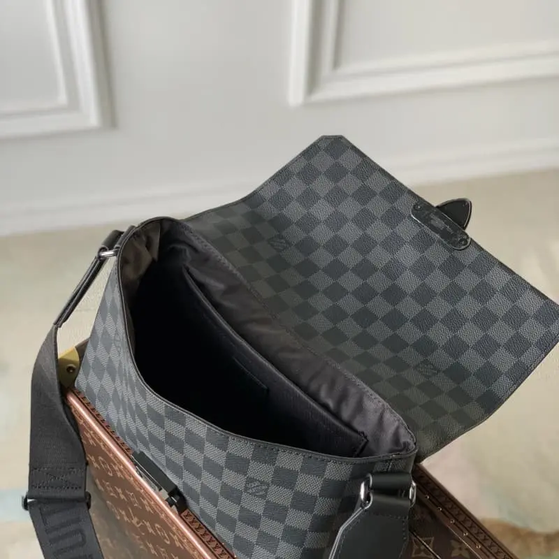 M46794 S2 28x16x10cm High Quality Bags - Image 8