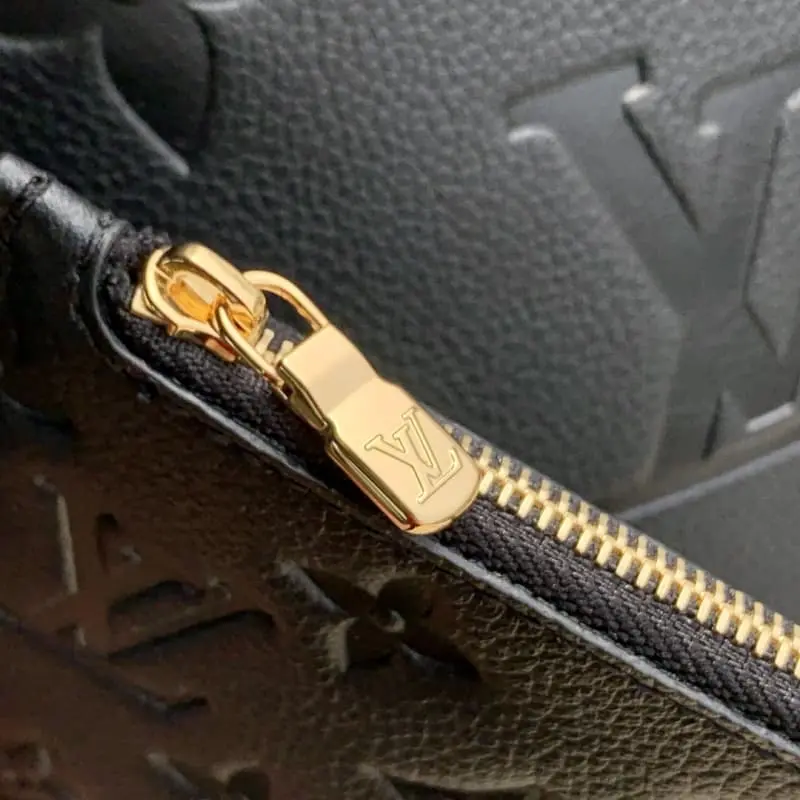 M13480 18x12x16cm High Quality Bags - Image 8