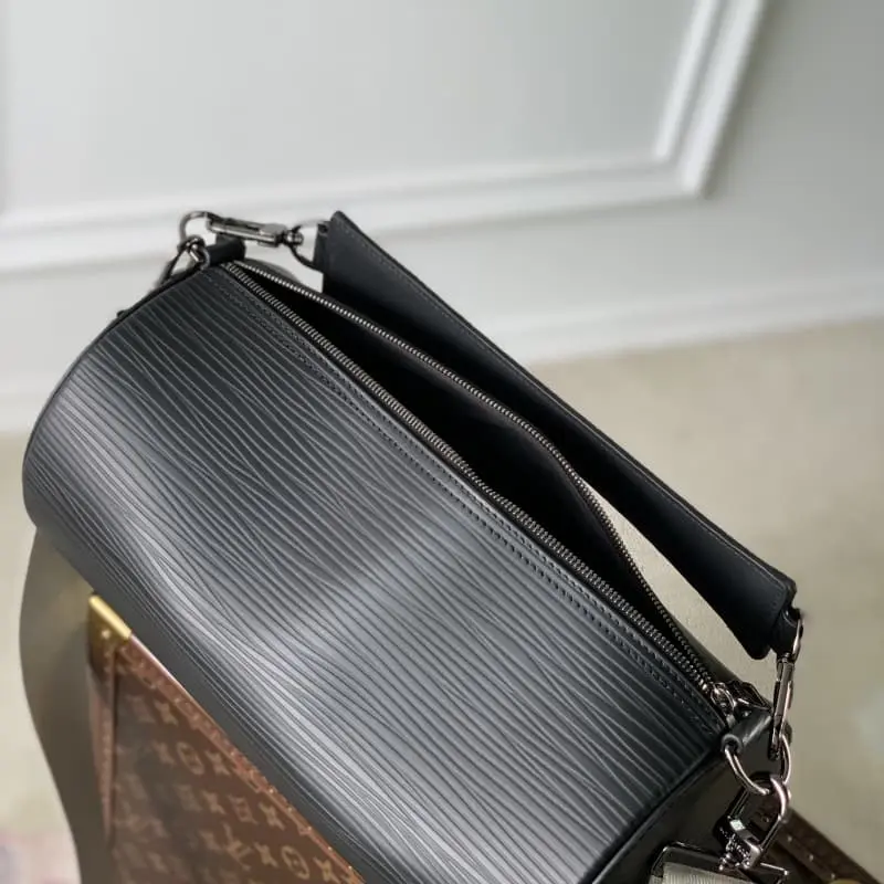 M23092 S2 33x17x17cm High Quality Bags - Image 8