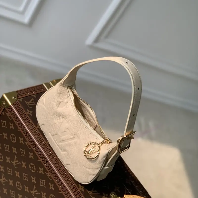 M82519 White 20.5x11x5cm High Quality Bags - Image 8