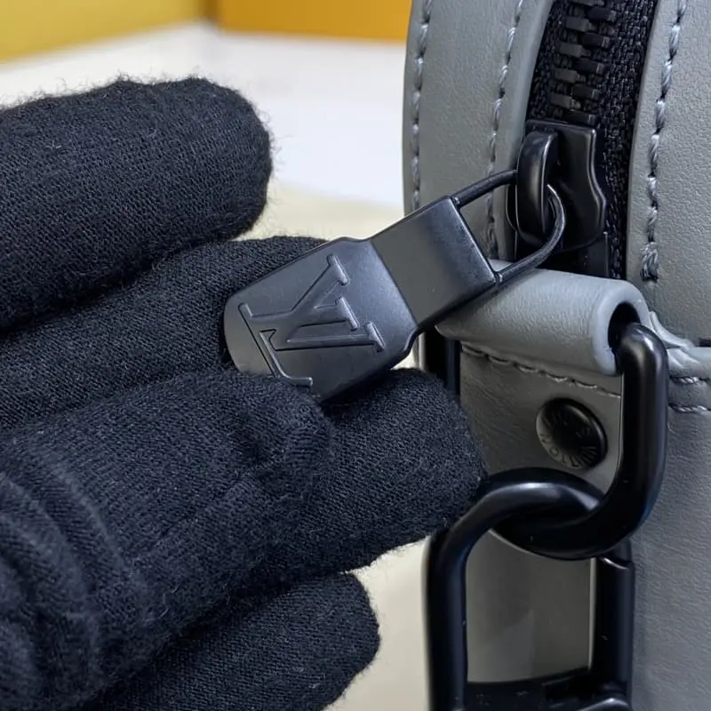 M46104 26x18.5x5cm High Quality Bags - Image 8