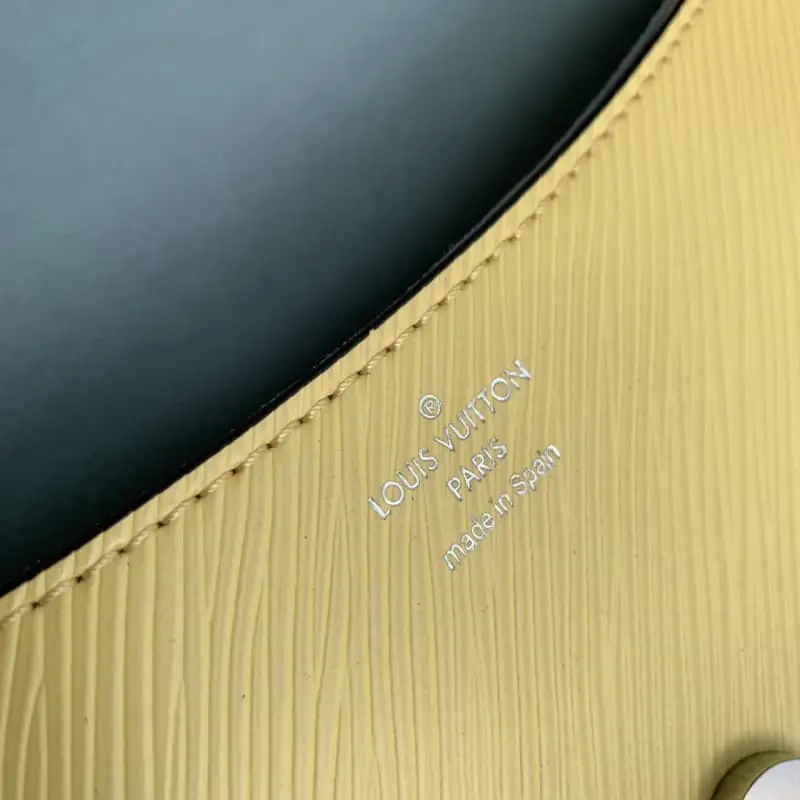 M22618 24.5x15.5x9cm High Quality Bags - Image 8