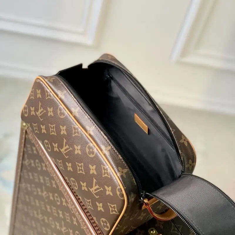 M46696 28x15x16.5cm High Quality Bags - Image 8