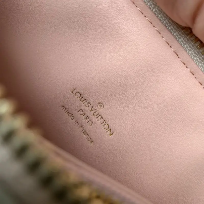 M57791 26x20x12cm High Quality Bags - Image 8