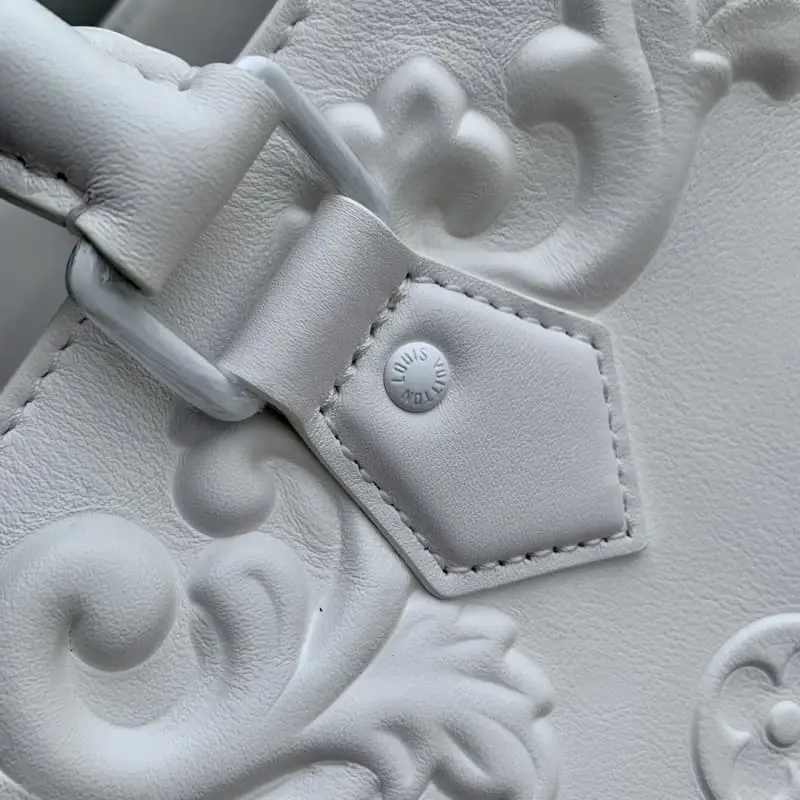 M21841 White 44x33x18cm High Quality Bags - Image 8