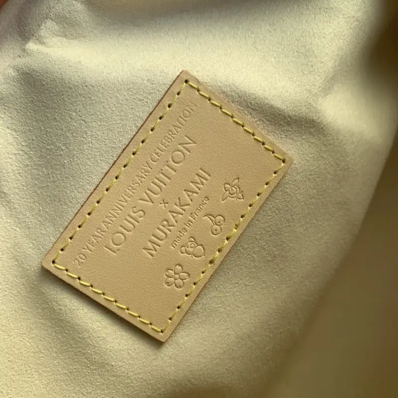 M13084 14x10x27cm High Quality Bags - Image 8