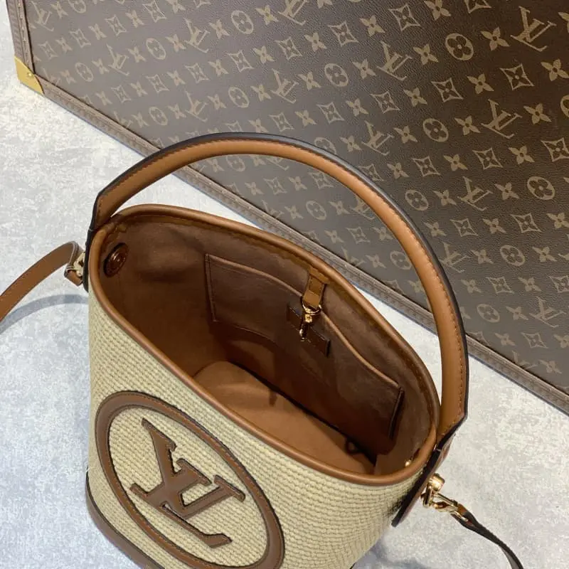 M59962 20x19x24cm High Quality Bags - Image 8