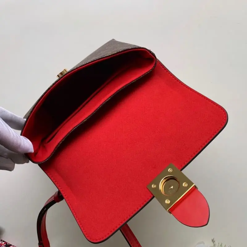 M44322 21x17x8cm High Quality Bags - Image 8