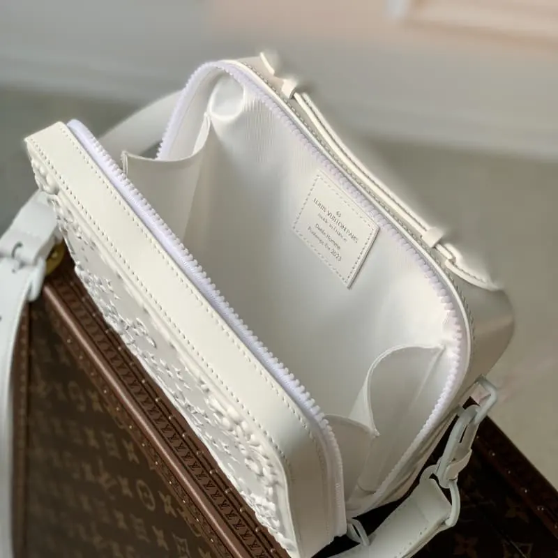 M21833 White 21.5x15x7cm High Quality Bags - Image 8