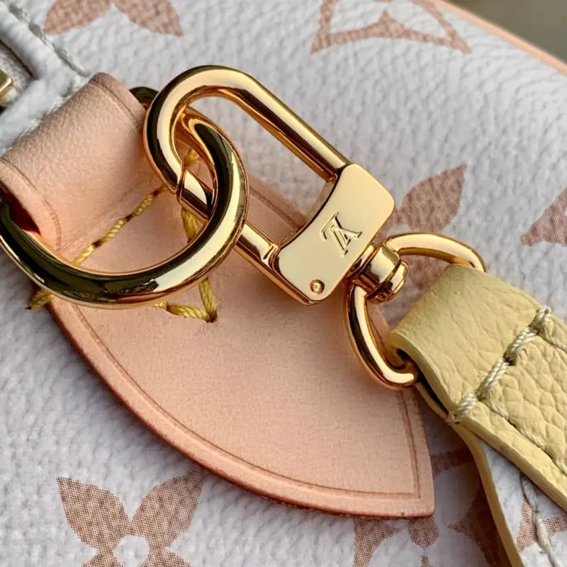 M24474 White Flower 18x12.5x11cm High Quality Bags - Image 7