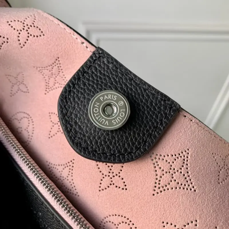 M53188 35x40x17cm High Quality Bags - Image 8