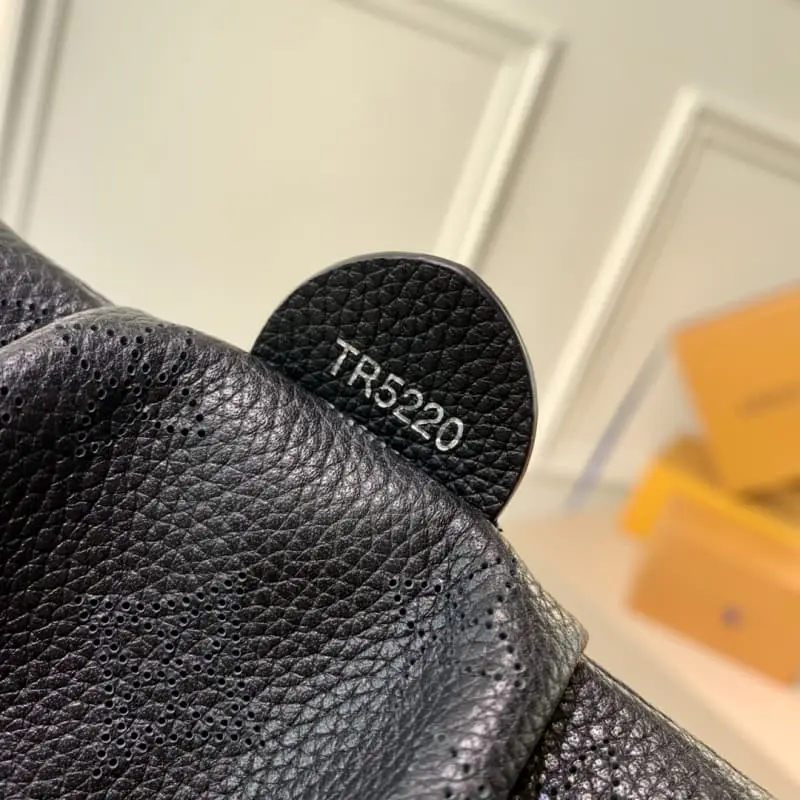 M80093 23x12.5x5cm High Quality Bags - Image 8