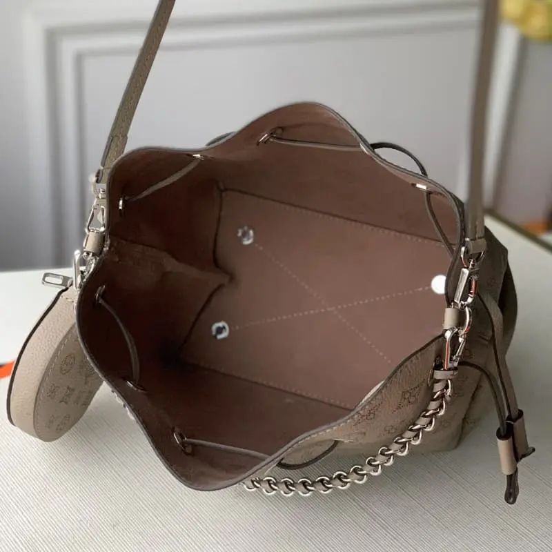 M57201 Grey 19x22x14cm High Quality Bags - Image 8