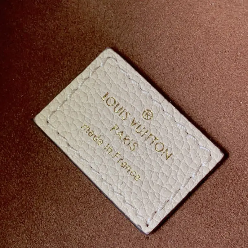 M43644 37x14x13cm High Quality Bags - Image 8