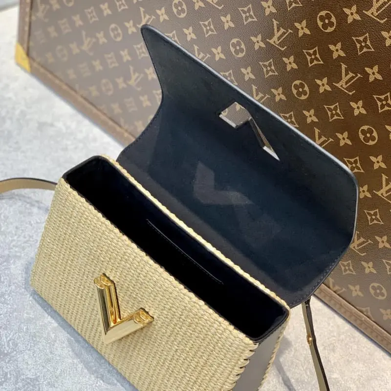 M57648 S1 23x17x9cm High Quality Bags - Image 8