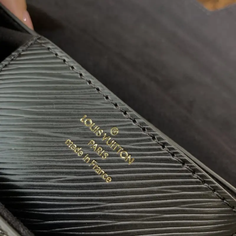 M59411 23x17x9.5cm High Quality Bags - Image 8