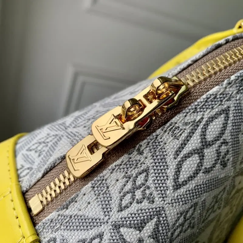 M91606 25x19x12cm High Quality Bags - Image 8