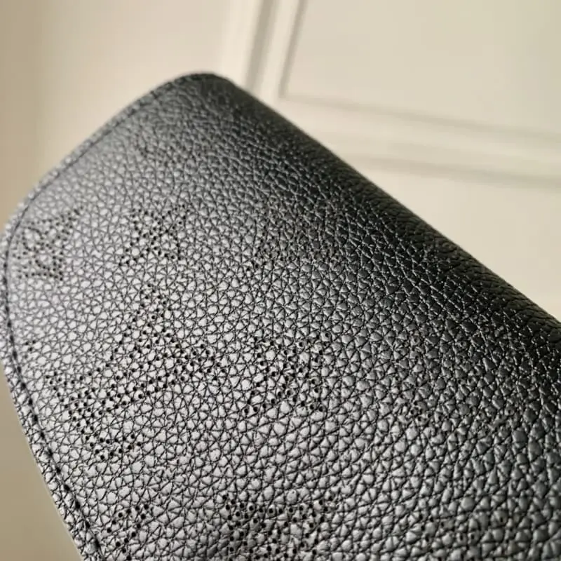 M60143 Black 19x12x2cm High Quality Bags - Image 8