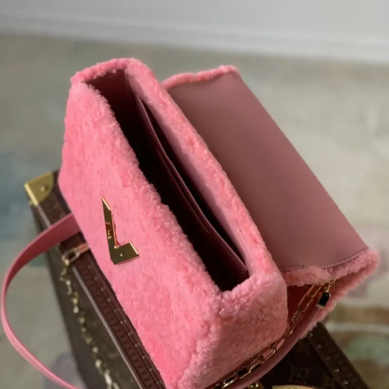 M21320 23x17x9.5cm High Quality Bags - Image 8