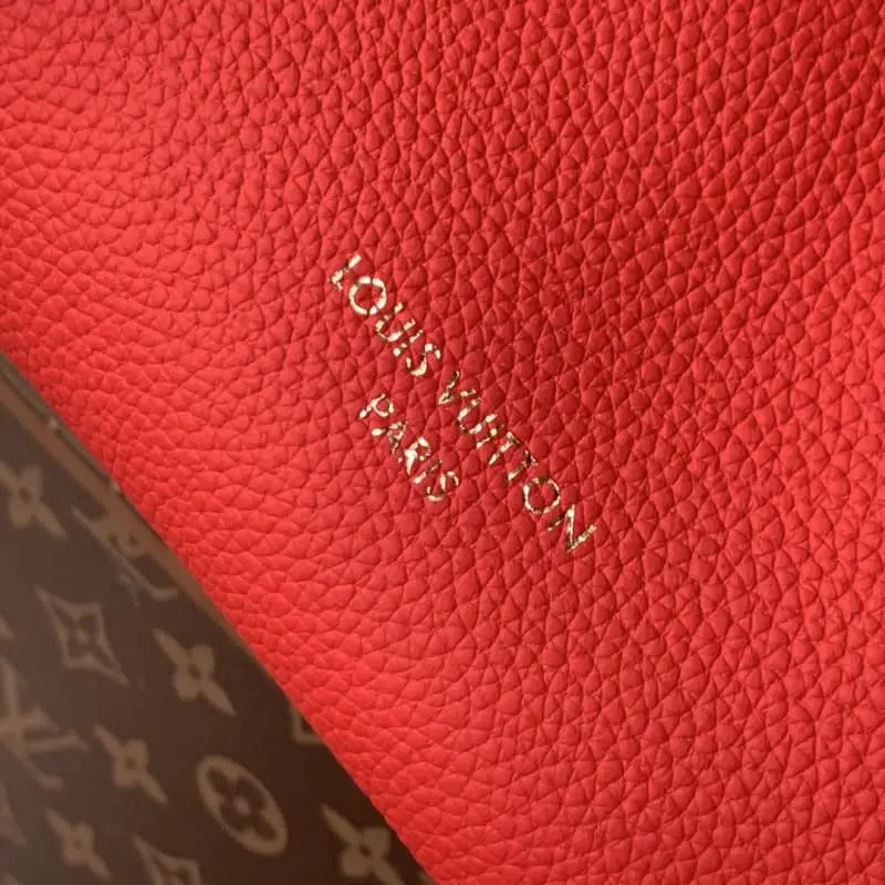 M13667 S1 25x15x18cm High Quality Bags - Image 11