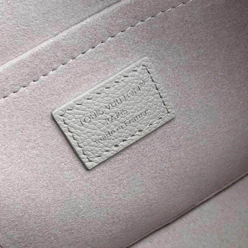 M14207 13.5x12x20.5cm High Quality Bags - Image 8