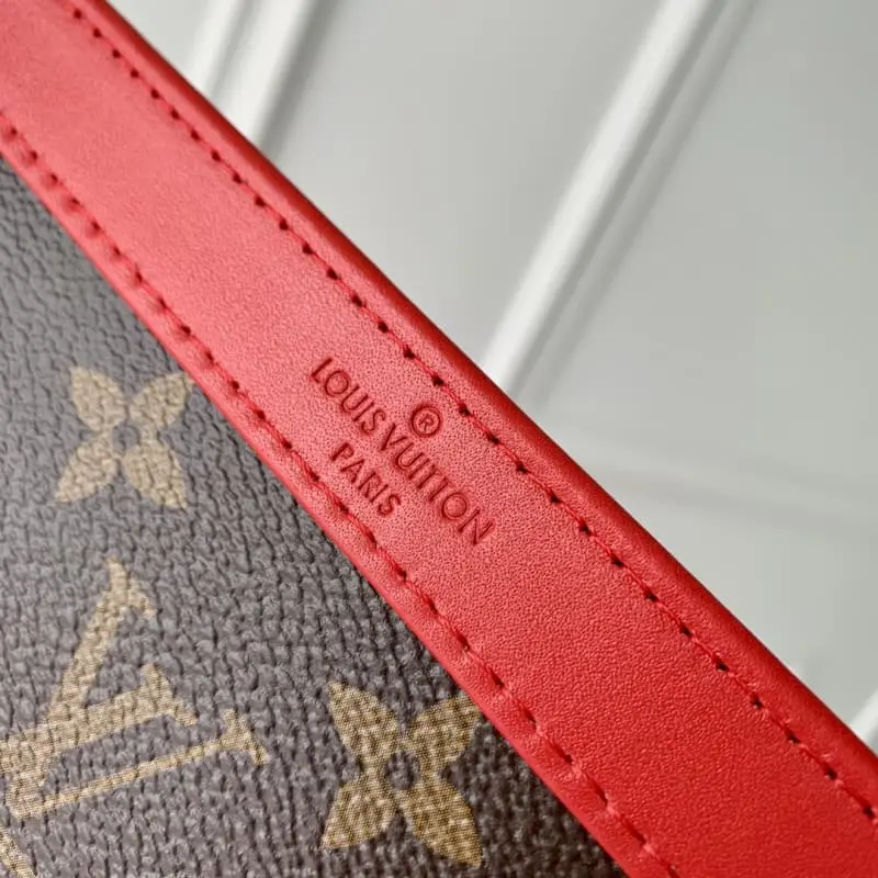 M81124 Red 18.5x11x6.5cm High Quality Bags - Image 8