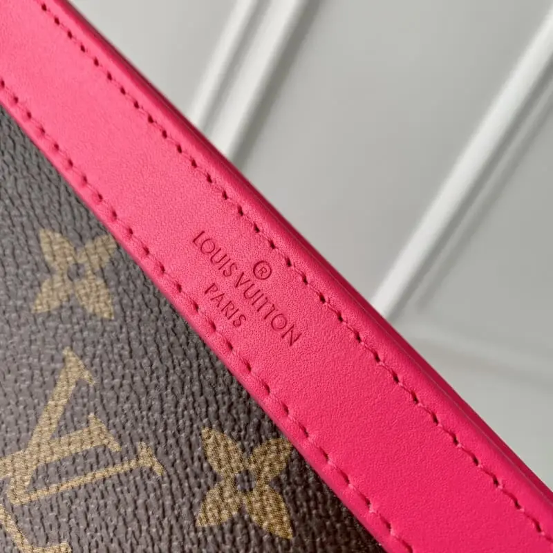 M81124 Rose Red 18.5x11x6.5cm High Quality Bags - Image 8